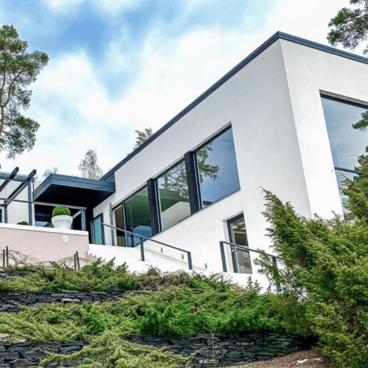 stock-photo-modern-contemporary-wood-sided-building-720908854402x